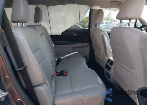 2017 Honda Pilot Touring из США, поврежденный, VIN 5FNYF6H93HB026712